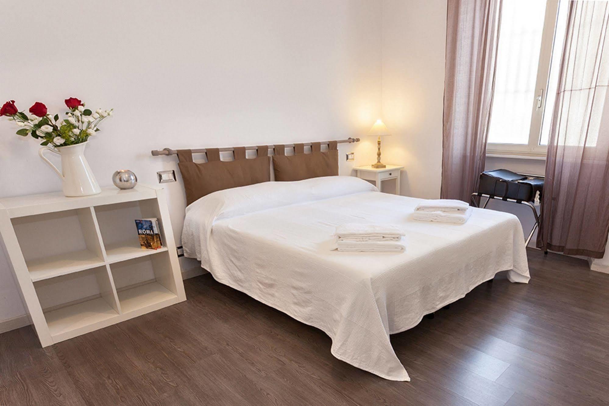 B&B Ai 2 Papi Rome Buitenkant foto
