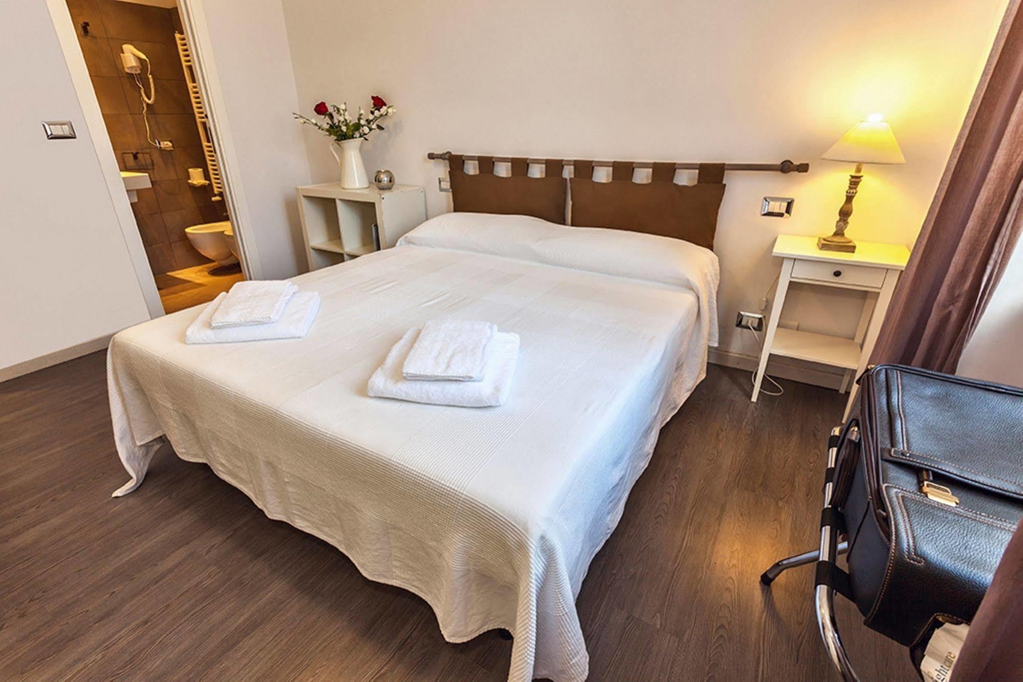 B&B Ai 2 Papi Rome Buitenkant foto